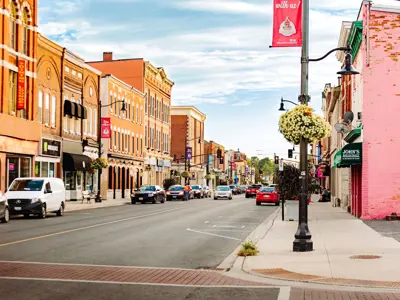 A street view of downtown Napanee in the summer